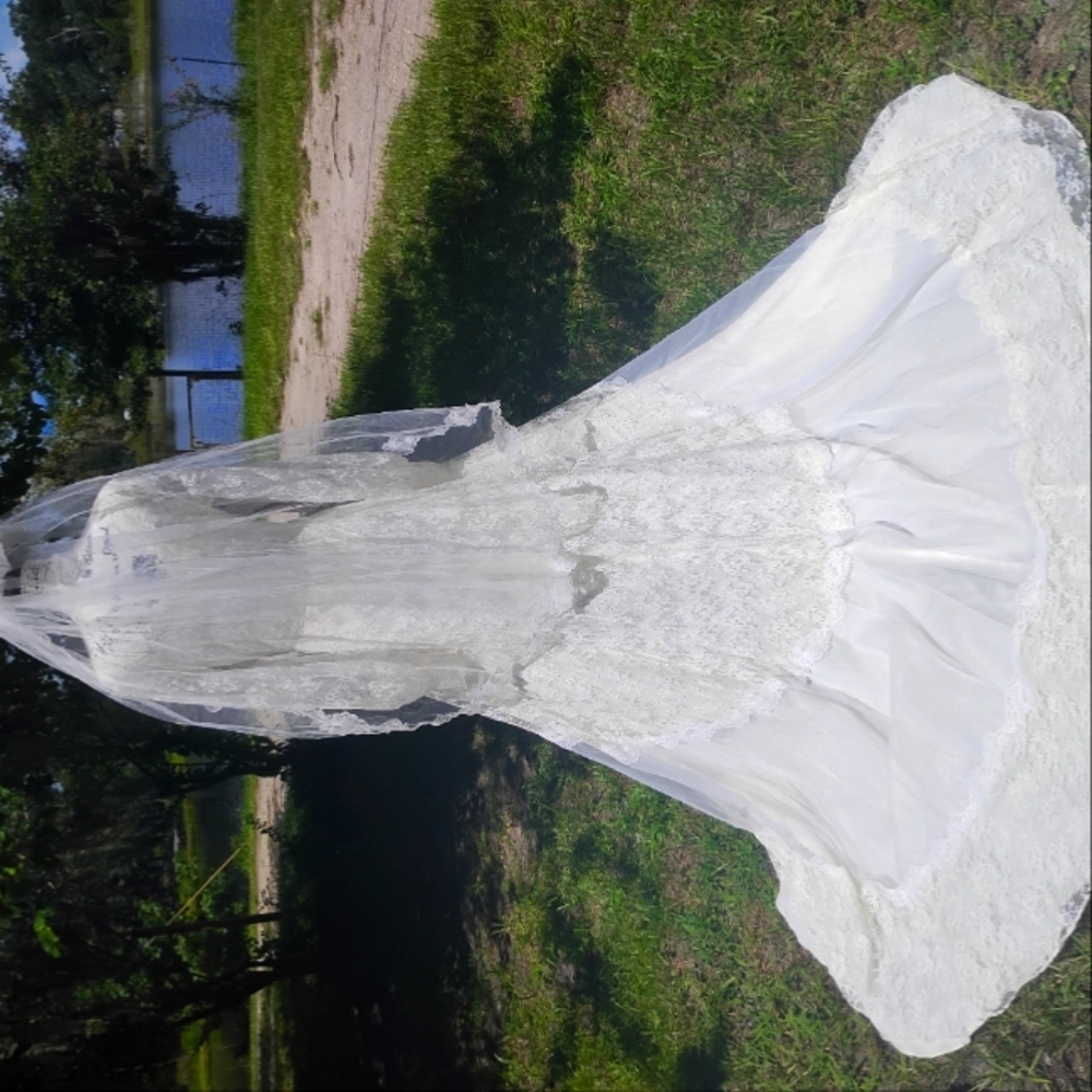 Vintage JC Penney Elegant White Lace Wedding Dress